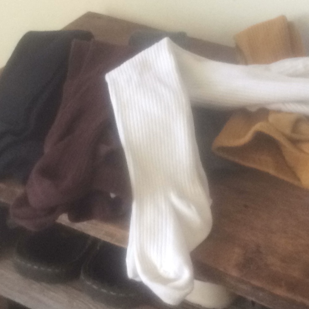 5 pairs of tights, size medium or 3t.
